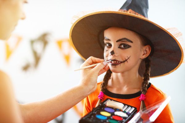 Los peligros del maquillaje para niños